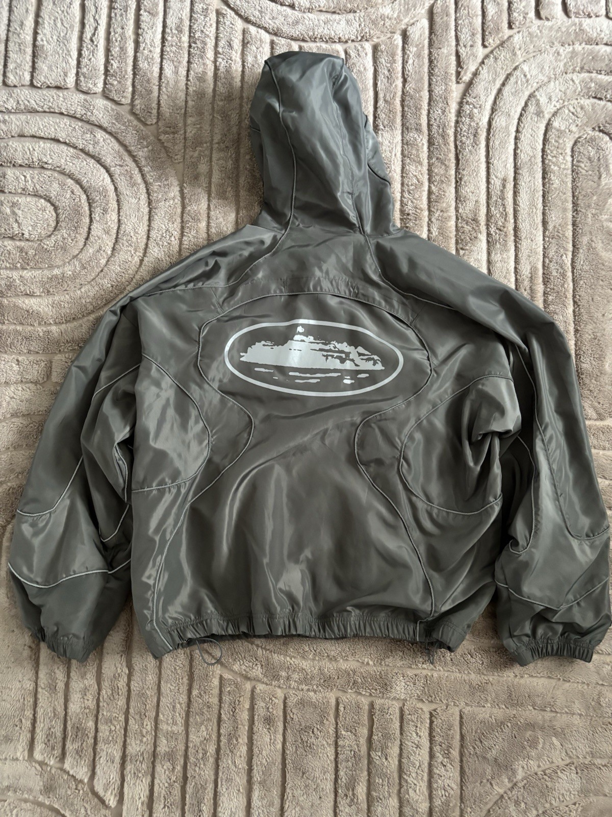 Corteiz x Nike Reflective Grey Hooded Jacket Windbreaker NRG image 4