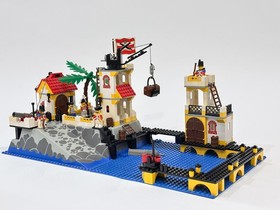 Vintage LEGO Pirates Imperial Trading Post (6277) 100% Complete w/Instructions