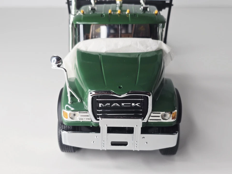 First Gear - Veolia Mack Granite Roll Off Refuse Truck - 1:34 Diecast #19-3668 - Image 4 of 4