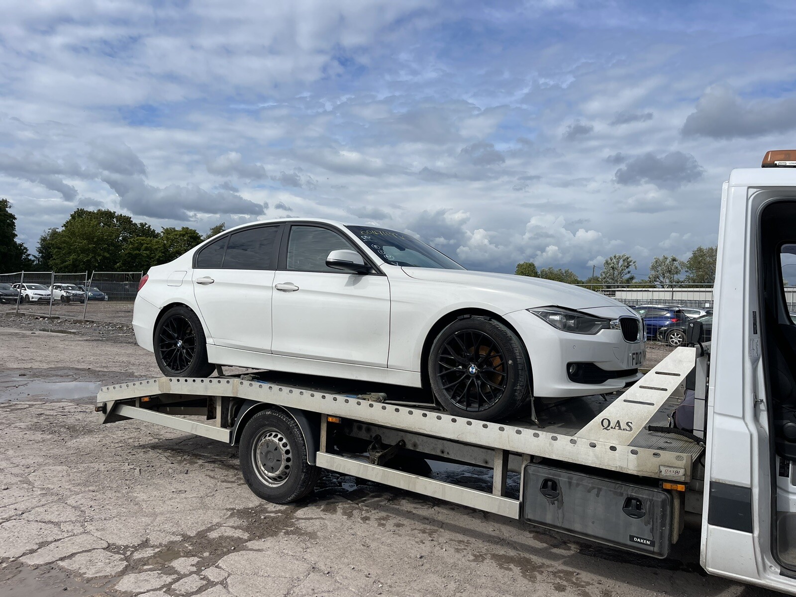 BMW F30 BREAKING BMW 320D SE Pre LCI Wheel Arch Cover White