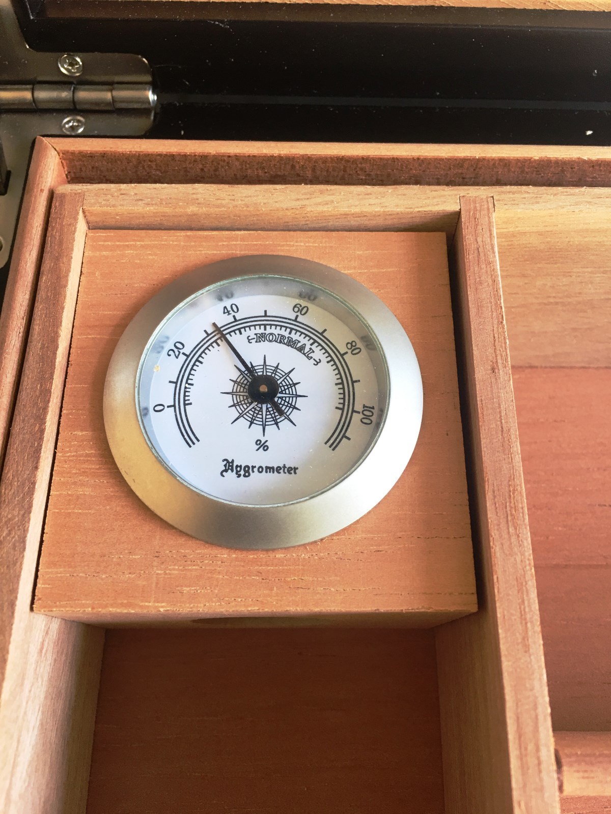 Details zu TOP Humidor, schwarz, inkl.Befeuchter u.Hygrometer, ca 100 Zigarren,\