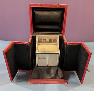 1950s Jupiter Miniature Jukebox Trophy Model Music Box (not working)