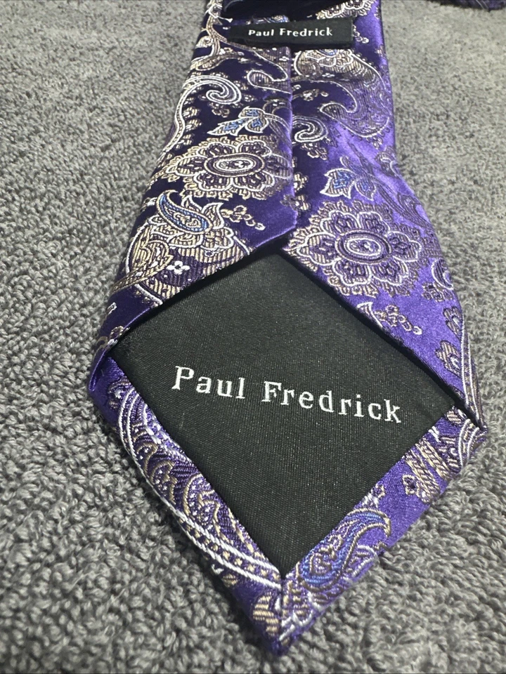 Corbata Paul Fredrick púrpura + dorado con incrustaciones de metal patrón cachemira hecha en Italia Foto 2 de 4