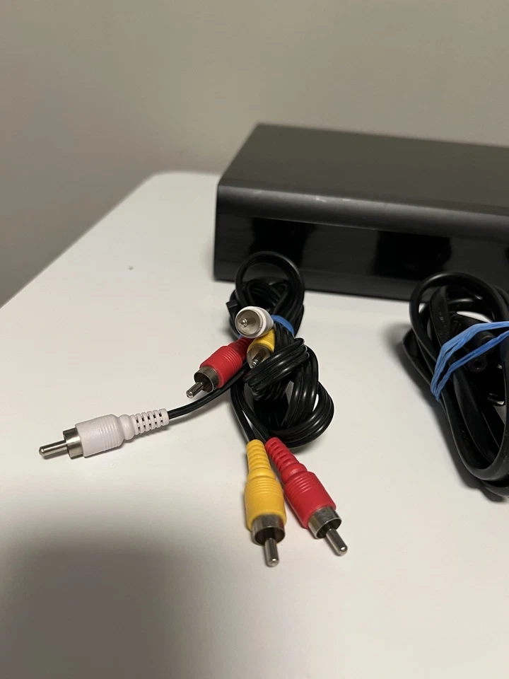 TIVO Premiere Series 4 OTA with remote. Model NO TCD746320 - Image 2 of 4