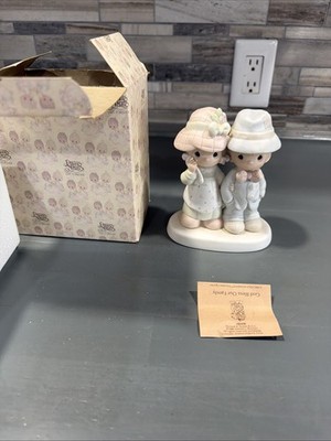 Precious Moments God Bless Our Family Couple Figurine #100498 incl box & tags