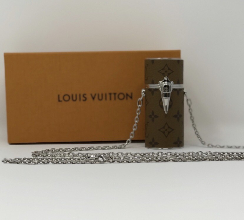 LOUIS VUITTON Monogram Reverse Lipstick Case Cosmetic Pouch MP2407