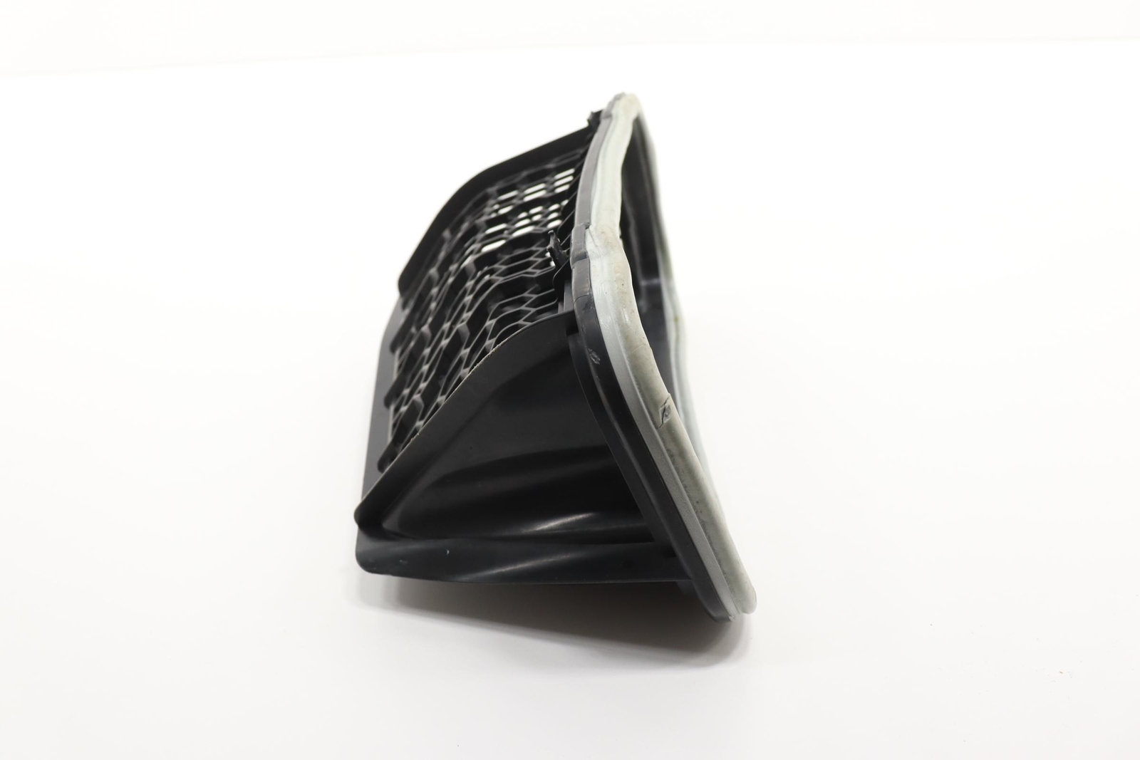 HEATER AIR INTAKE DUCT DIFFUSOR OEM 64319364882 BMW X3 G01 2018 