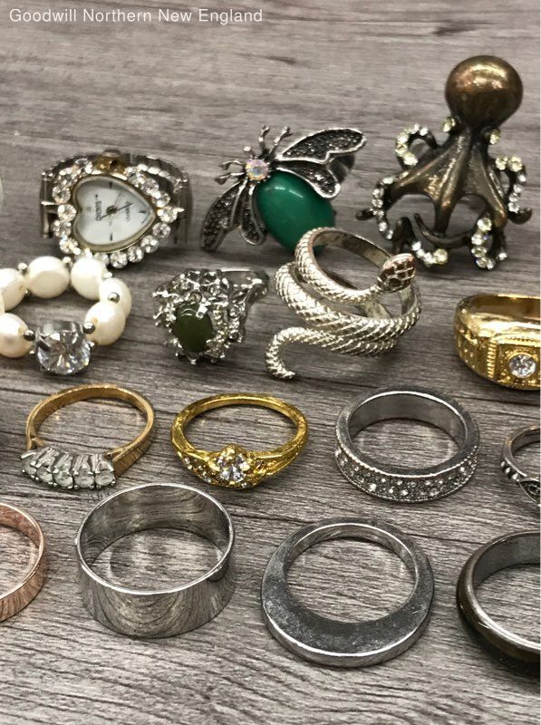 Costume Jewelry Ring Lot w. Octopus Snake Bee Stretch Band