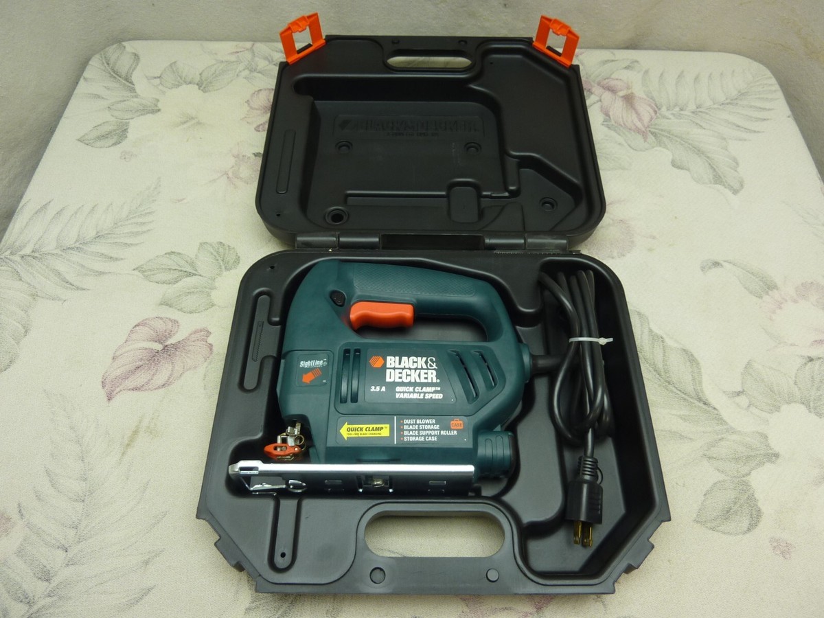 Black Decker Model JS300 Quick Clamp Variable Speed Jig Saw with Case