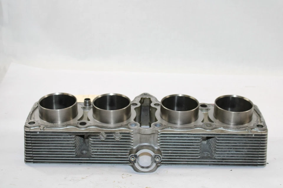 Cilindro 11210-26E00-0F0 1998 Suzuki Katana GSX600 Foto 4 de 4