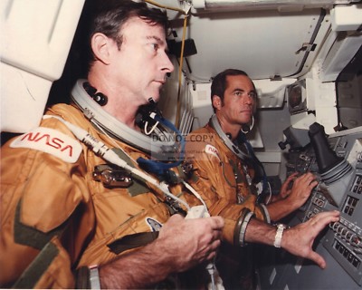 JOHN YOUNG & ROBERT CRIPPEN STS-1 SHUTTLE ASTRONAUTS - 8X10 NASA PHOTO (BB-288)
