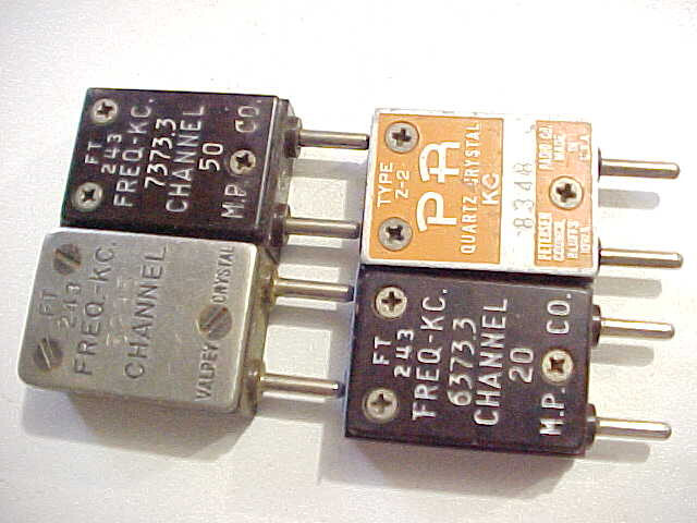 Lot De 4 Cristaux QRP Modifiés Pour 40 Mètres CW - En Porte-cristaux FT-243 - Occasion