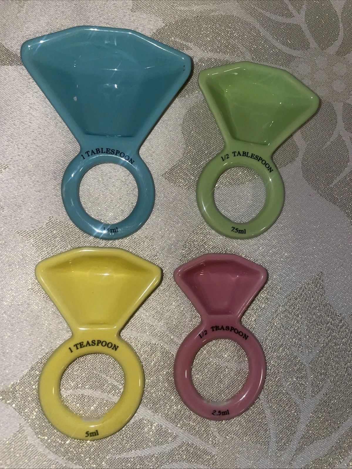 FRANCESCA'S Gem 4 Measuring Spoon Set Ceramic Engagement Ring Pastel Colors