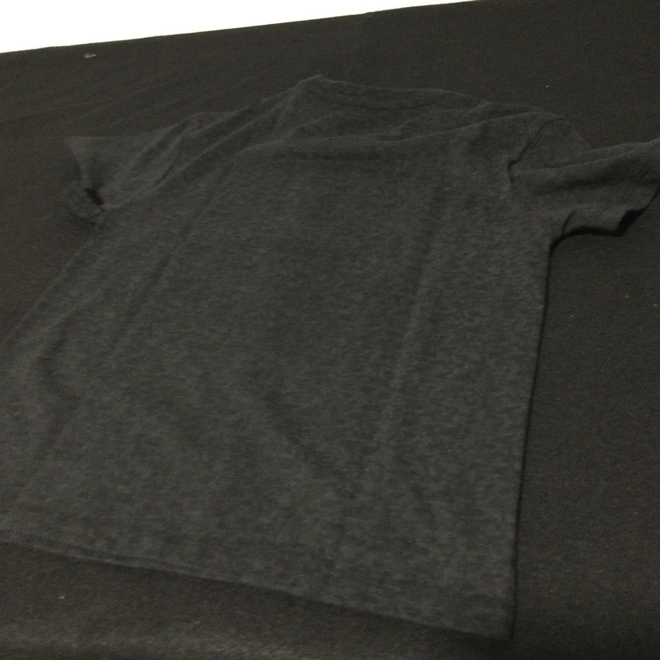 Camiseta Hot Wheels Car Club Niños Talla M (8) Camiseta Negra Gráfica Nueva. Foto 4 de 4