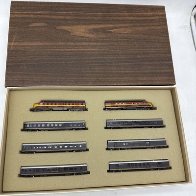 Con-Cor Set Kansas City Southern Passenger AA Diesel & 6 Passenger Cars N Scale