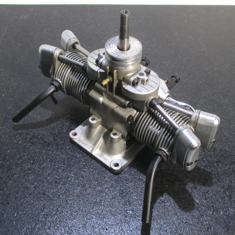 SAITO FA-90T 14.98cc flat twin 4 stroke glow engine for R/C airplanes Used f/s - Image 4 of 4