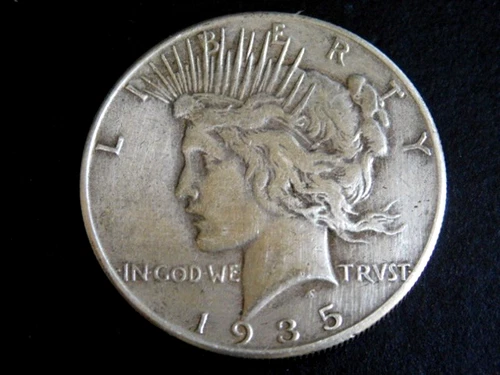 US 1935 PEACE SILVER DOLLAR CIRCULATED