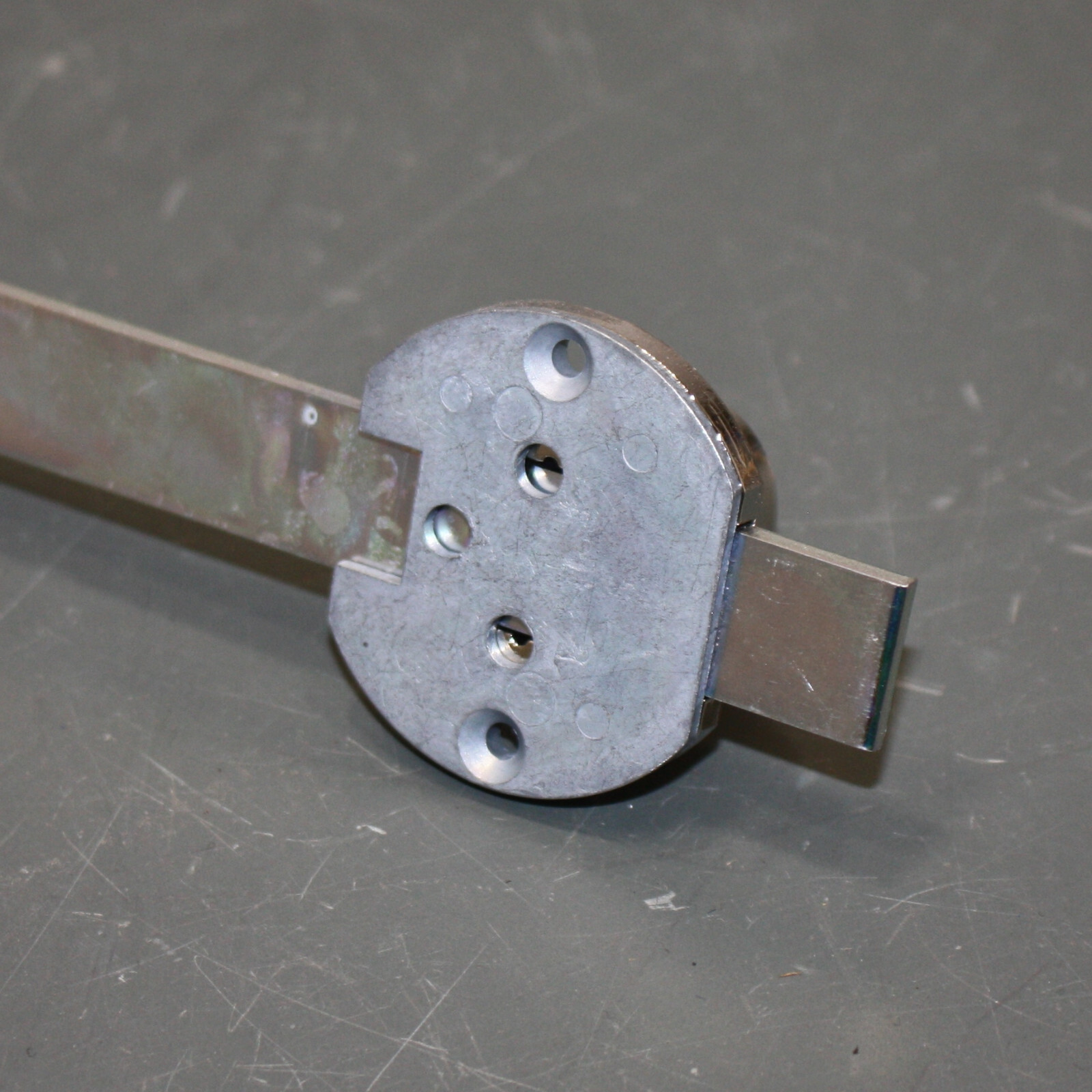 Compx National Disc Tumbler Gang Lock D8090C415A14A, 24" Bar,