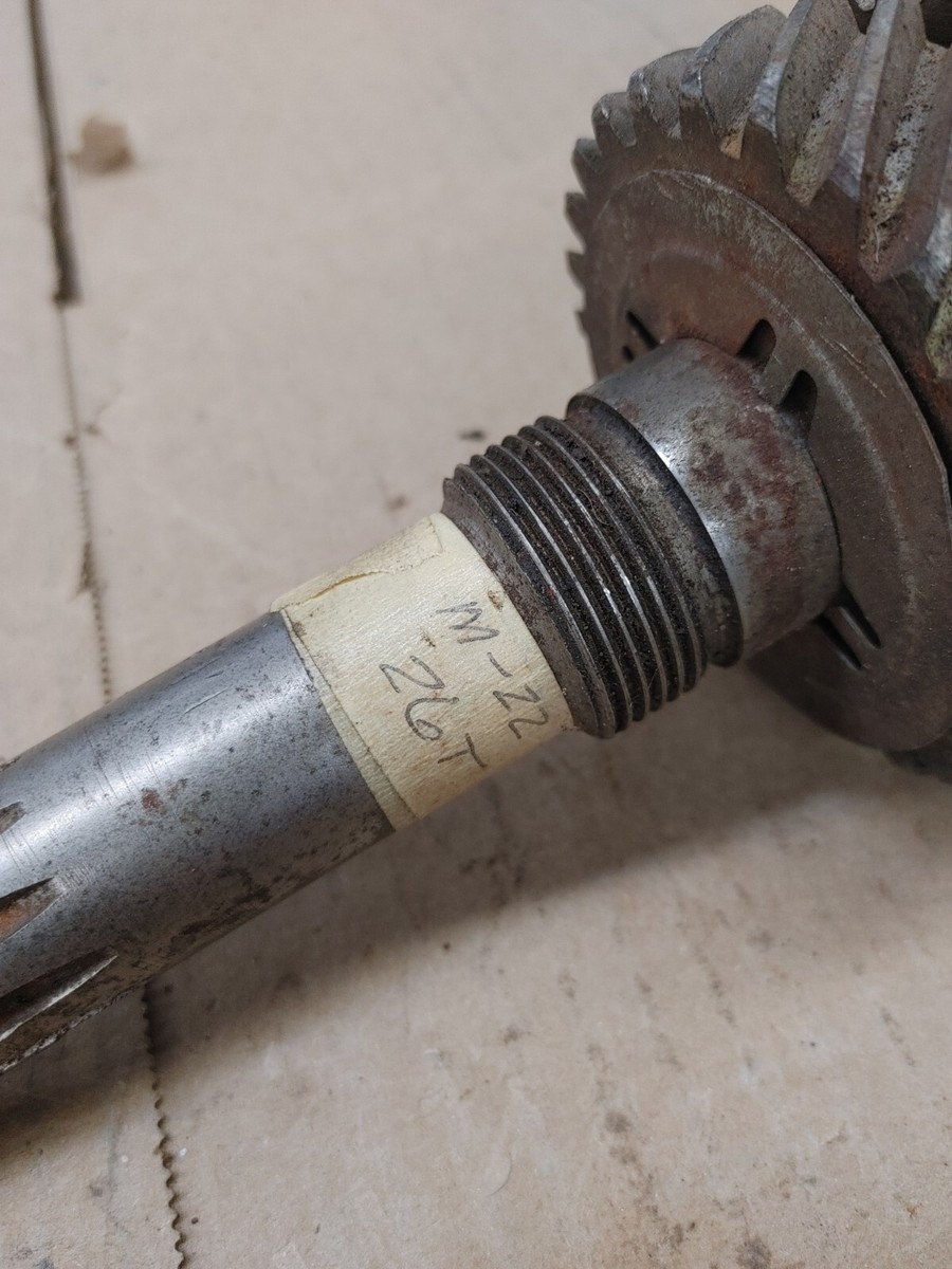 1966-1969 GM Muncie M22 Input Shaft 26 Teeth 10 Splines
