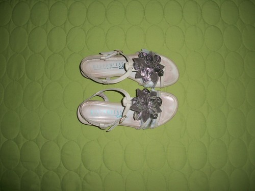 Hispanitas Vintage 2012 White Sandals with Flower - Picture 6 of 17