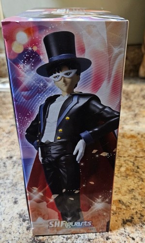 S.H. Figuarts Sailor Moon Tuxedo Mask Kamen Action Figure BANDAI SPIRITS - Picture 6 of 8