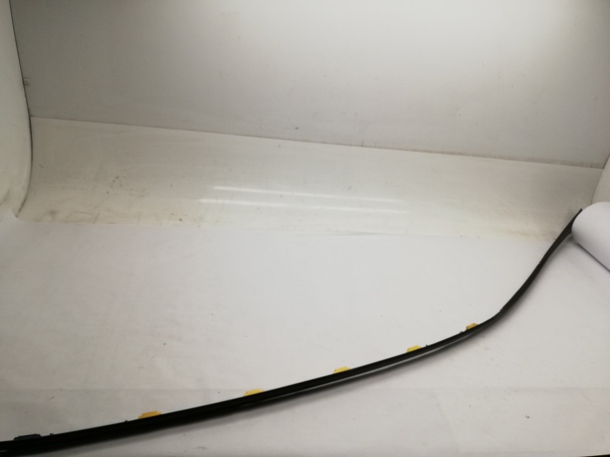 MERCEDES-BENZ C W205 C 300 Right Side Roof Strip Trim A2056900482