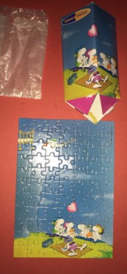 HEYE Puzzle : Jigsaw : DreiEck-Packung 77 Teile Mordillo Love Attack Funny Mini