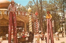 Postcard Jackson, New Jersey Great Adventure Park - Clowns & Street Performers