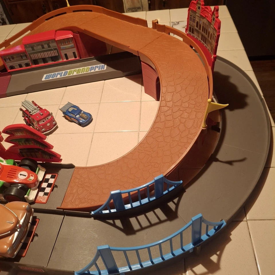 Fisher Price Disney Pixar Cars, Shake N Go, World Grand Pros Speedway - Image 4 of 4
