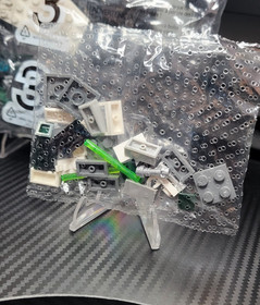 9498 - Saesee Tiin's Jedi Starfighter LEGO Star Wars - Sealed bag 3 & 4 partials