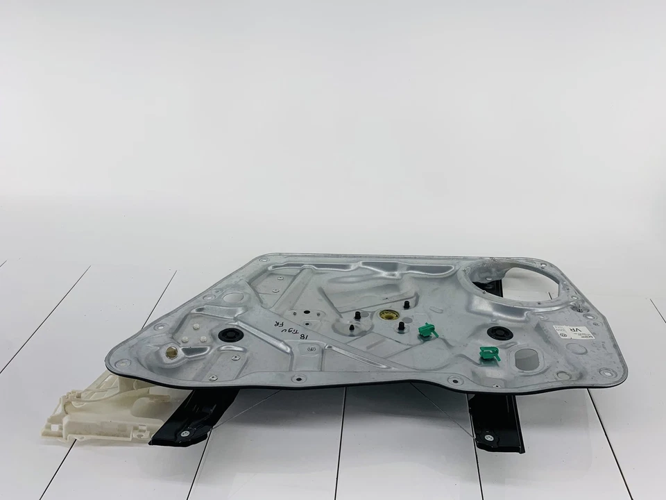 17-18 大众 TIGUAN 限量前右侧车窗调节器和托架 原始设备制造商 — 第 3/4 张图片