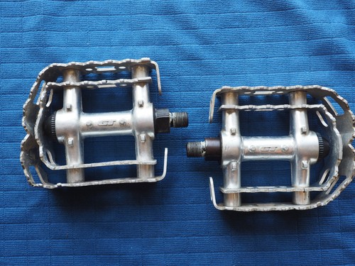 VTG 1990s 1/2" GT DOUBLE CAGE PEDALS Aluminum Mid School BMX Used Bent/Damaged