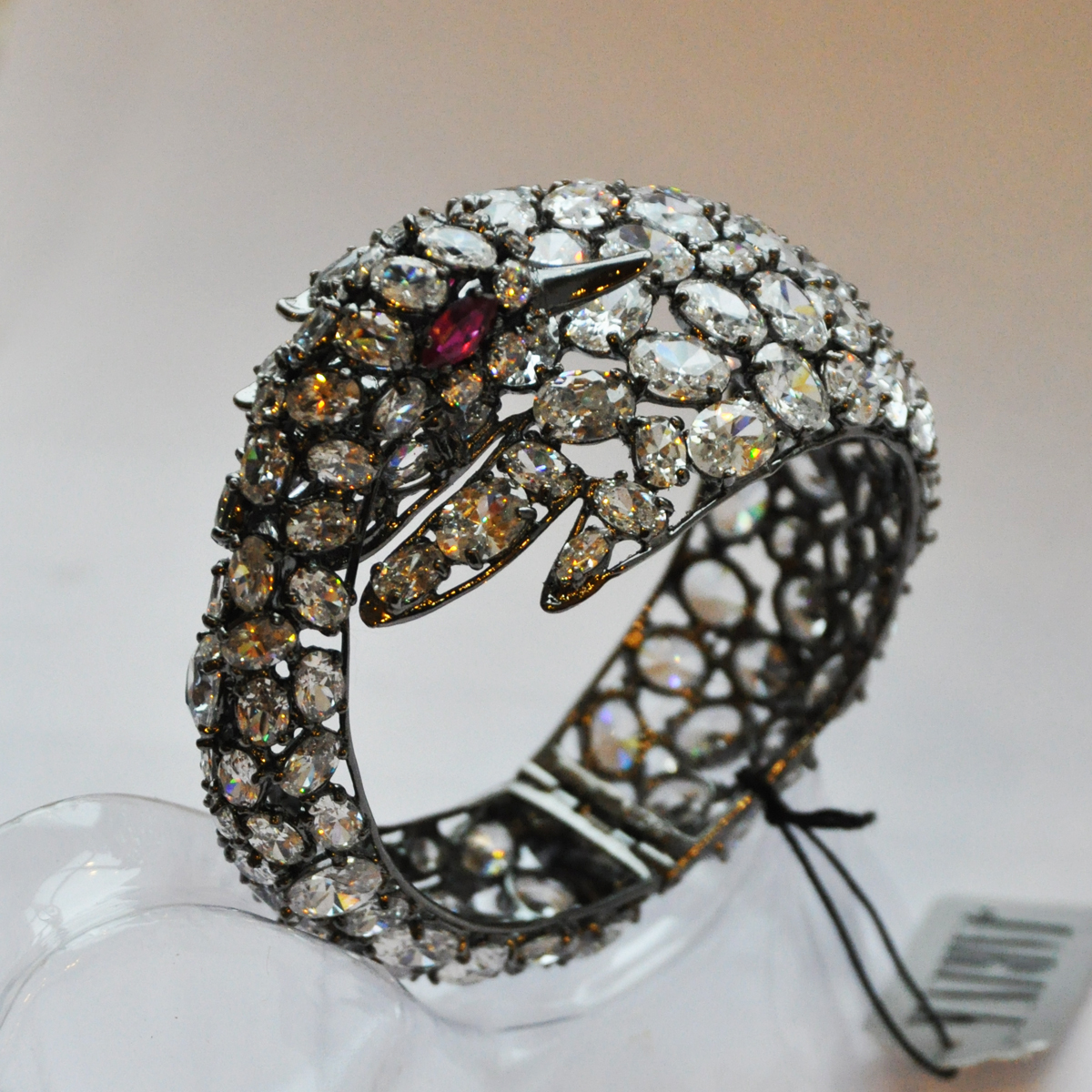 Amazing! JARIN Black plated Brass Bangle Bracelet