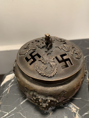 Chinesisches Räuchergefäß Räuchergefäß aus Bronze & Stein mit Affe auf Deckel aus dem 19. Jahrhundert