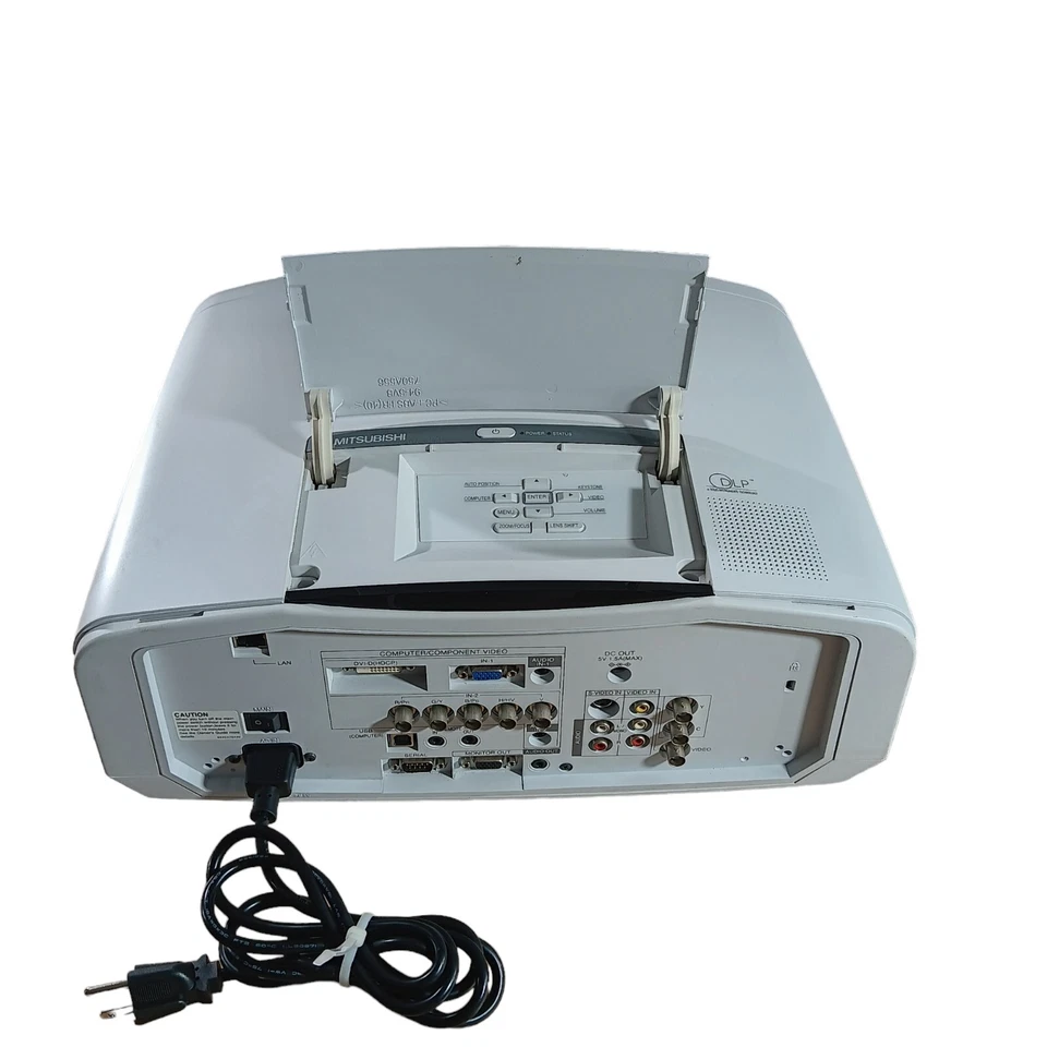 Mitsubishi XD1000U VGA/DVI-D DLP Video Projector 3000 Lumens 1280x1024 - Image 4 of 4