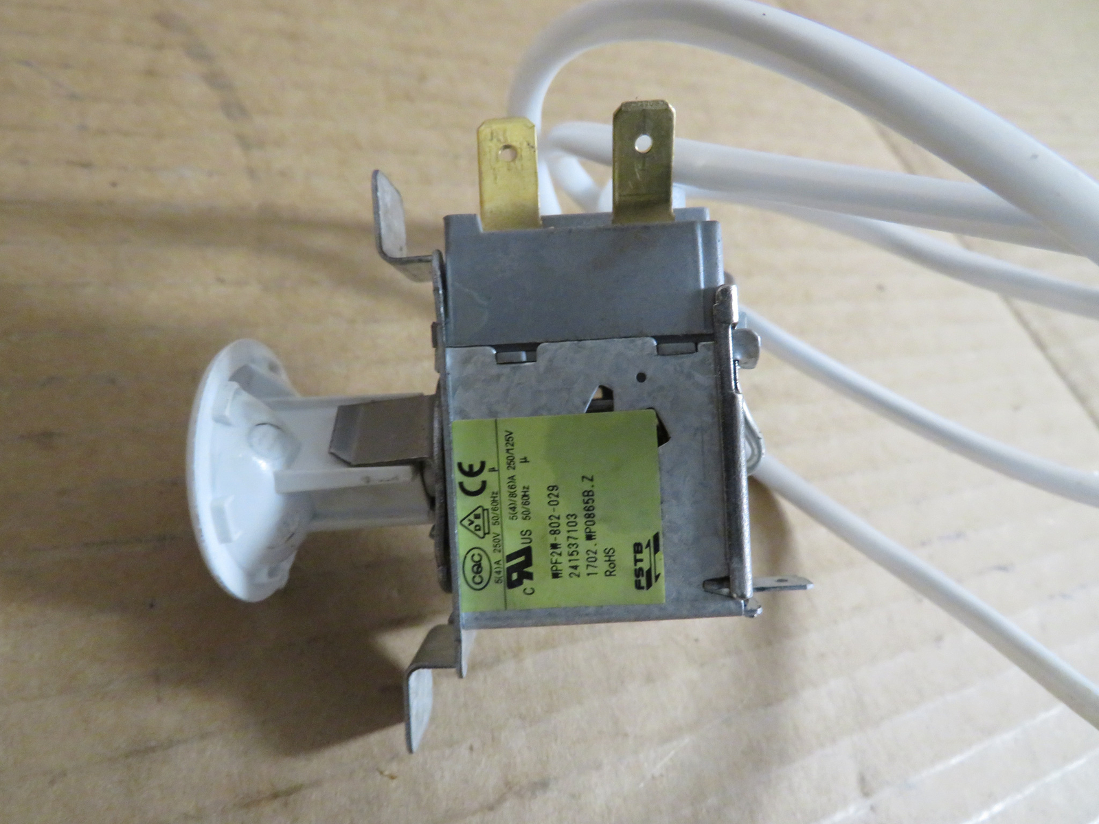 Frigidaire Refrigerator Thermostat Control  Part # 241537103