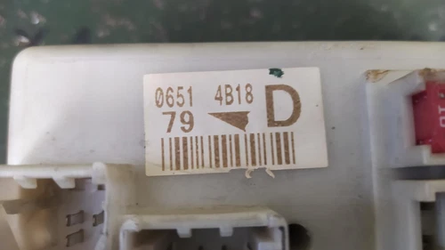 Caja Reles/Fusibles para TOYOTA LAND CRUISER (J12) 3.0 D4-D VX 2004 323022 - Imagen 4 de 10