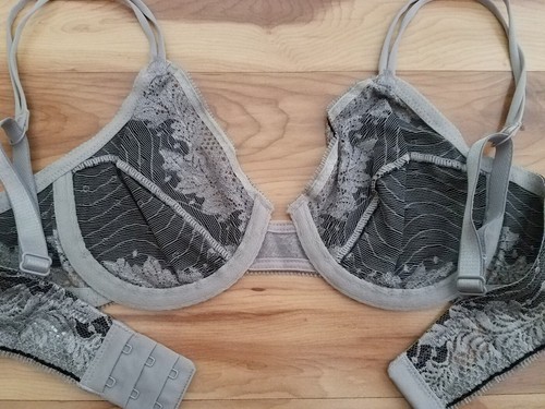 Sujetador Wacoal 851168 32C gris elegancia absoluta bordado encaje sin forrar UW NUEVO SIN ETIQUETAS - Imagen 2 de 3