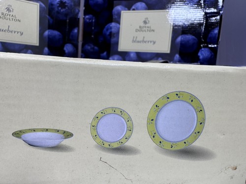 Royal Doulton Blueberry 3 PIECE SET Salad & Dinner Plate Soup Bowl 4 Sets Total - Picture 12 of 15