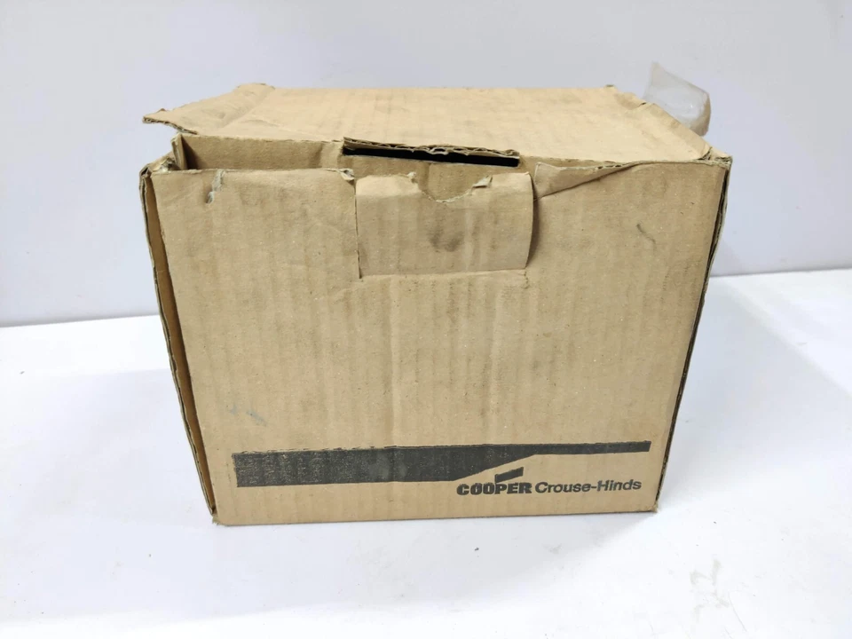 COOPER CROUSE HINDS eLLK 92036/36 G13 Socket Set - Image 2 of 4