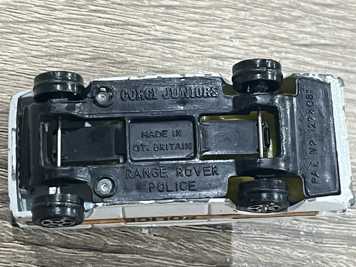 CORGI Collection　RANGE ROVER & CARAVAN $_12.JPG?set_id=880000500F