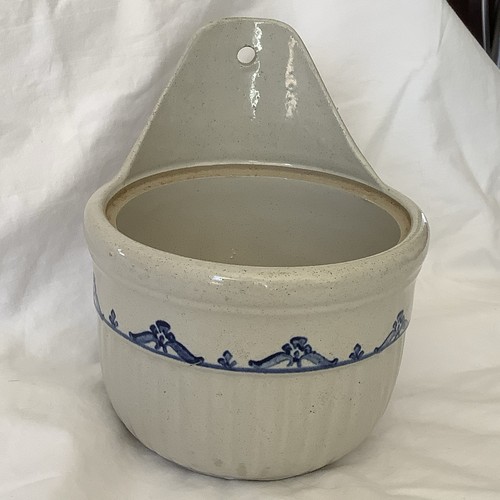 WESTERN STONEWARE COLONAL PATTERN HANGING SALT BOX NO LiD In VG Condition