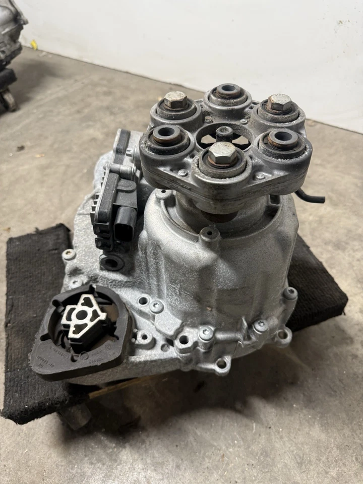 BMW F30 F32 F22 F06 F07 F10 F12 F02 TRANSFER CASE CARRIER BOX ATC35L OEM  low MI - Image 2 of 4