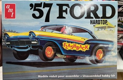AMT 1010 1957 Ford Fairlane Flashback 3n1 Model Car Kit 1/25 McM niob si