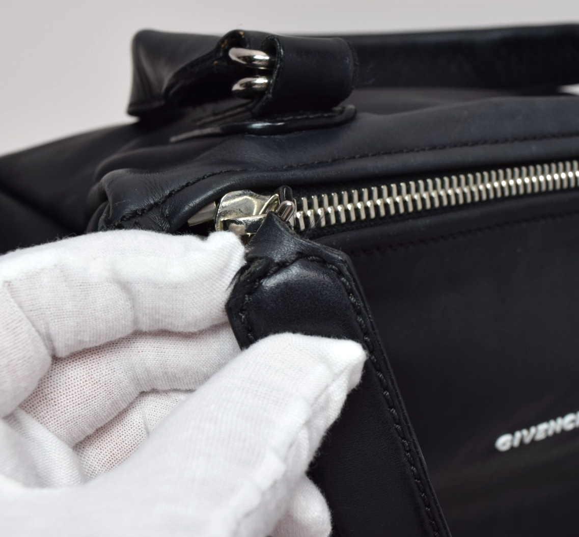 ジバンシー Givenchy leather purse ジバンシー Givenchy leather purse