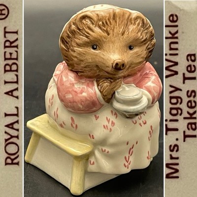 Royal Albert Mrs Tiggy Winkle Takes Tea Beatrix Potter Figurine 1989 England 3 t