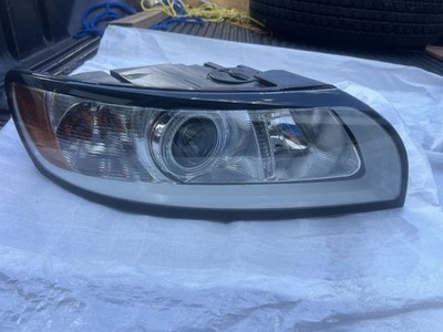For Volvo S40 Headlight 2008-2011 Passenger Side DOT w/Bulbs Halogen VO2503125