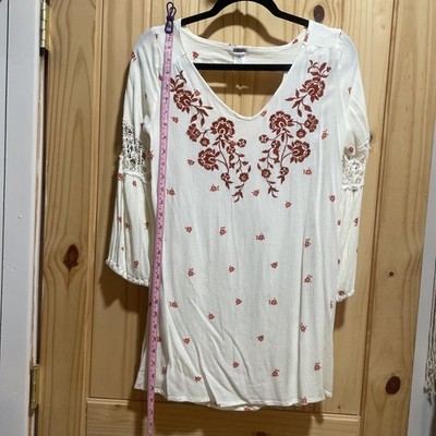 C + J Embroidered Cream And White Mini Dress/Tunic Size Medium