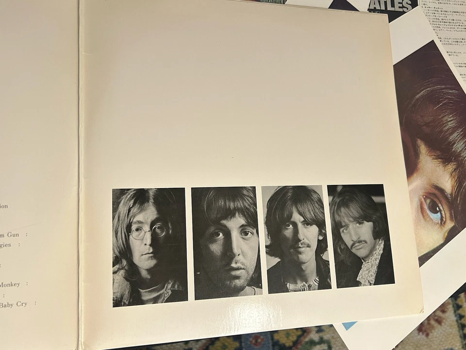 The Beatles THE WHITE ALBUM 2LP Vinyl Complete 1976 Japan NM  LIKE-NEW condition - Image 4 of 4
