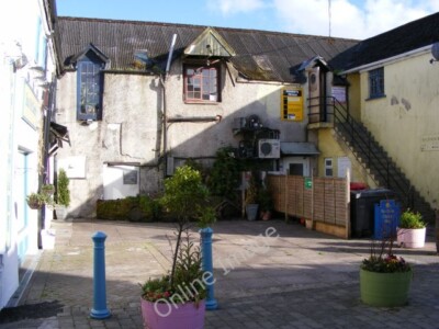 Foto 6x4 Yard vor Roxboro Mews, Midleton\/Mainistir na Corann, Stadtpark c2010